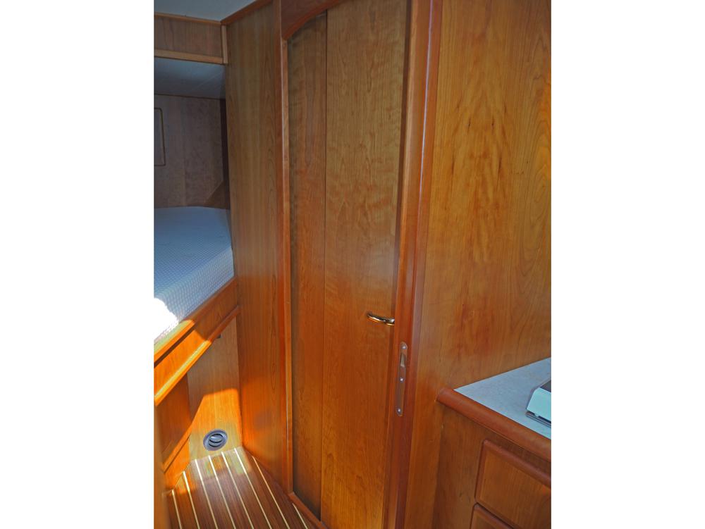 Cabin en avant, H&eacute;bergements